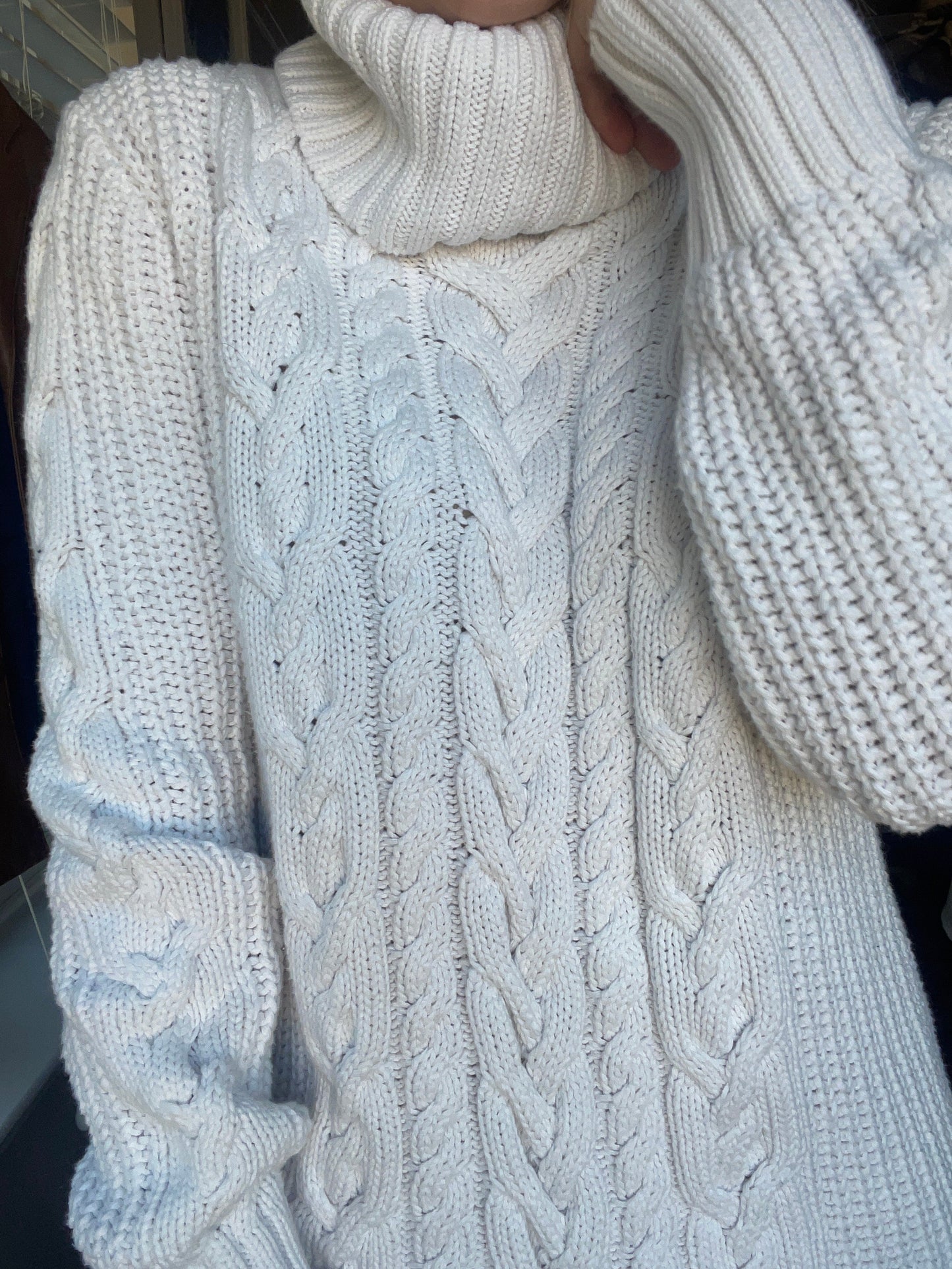 Beautiful Snow-White Turtleneck
